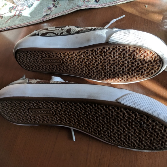 Shoes - Picture 3 of 4